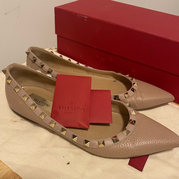 Valentino Rockstud Flats in Nude - Picture 1 of 8